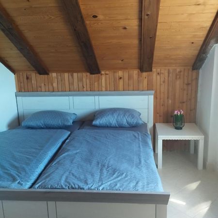 Family Apartments Tomy Punat Exterior foto