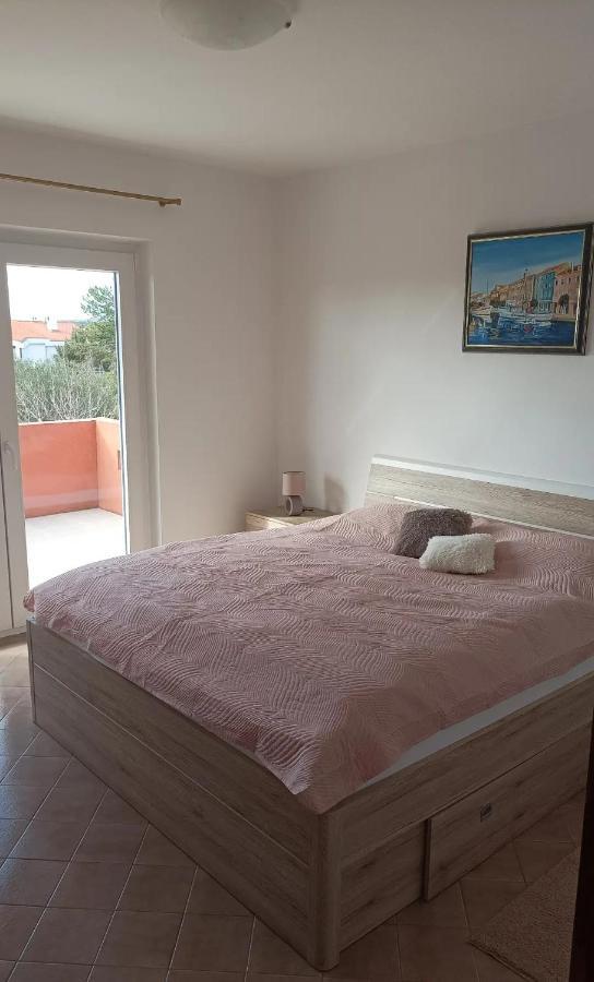 Family Apartments Tomy Punat Exterior foto