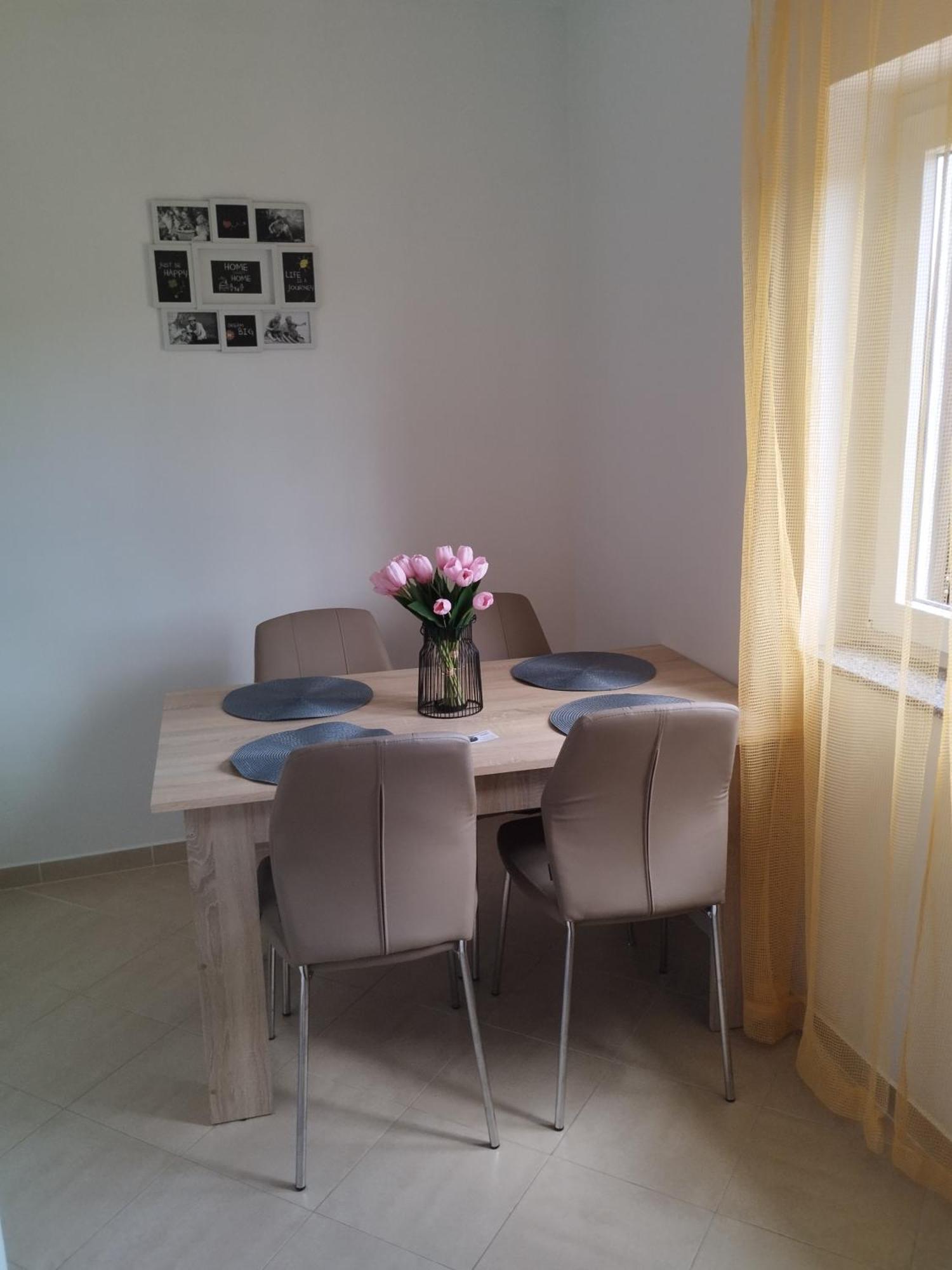 Family Apartments Tomy Punat Exterior foto