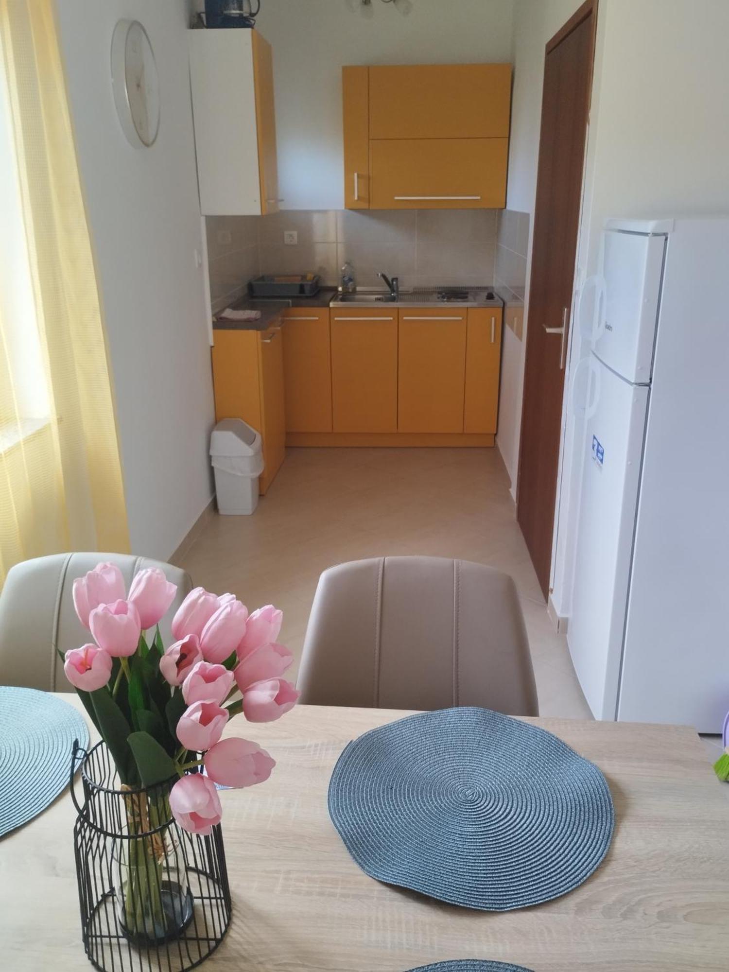Family Apartments Tomy Punat Exterior foto